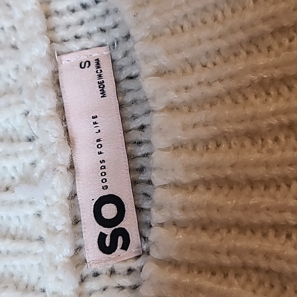 So Cable Knit Sweater - Picture 7 of 11